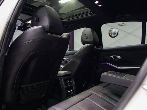 Used 2020 BMW 330i Sedan w/ M Sport Package image 30