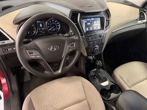 Used 2018 Hyundai Santa Fe SE w/ Cargo Package FWD image 9