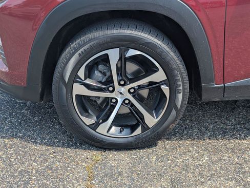 Used 2025 Chevrolet Trax RS w/ Driver Confidence Package FWD image 9