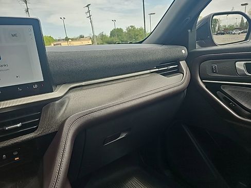Used 2025 Ford Explorer Platinum AWD/4WD image 22