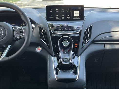 Used 2025 Acura RDX SH-AWD image 17