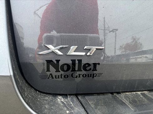 Used 2022 Ford Explorer XLT image 8