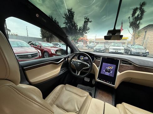 Used 2016 Tesla Model X Performance image 14