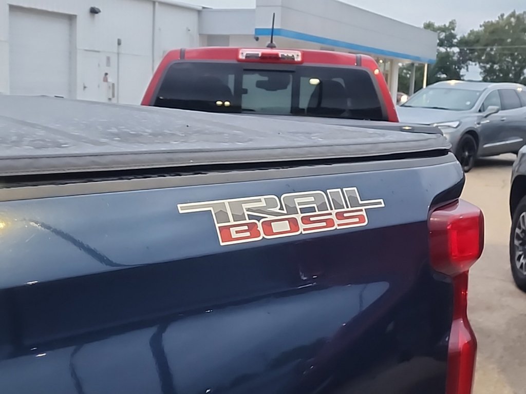 Used 2021 Chevrolet Silverado 1500 Custom Trail Boss AWD/4WD image 4