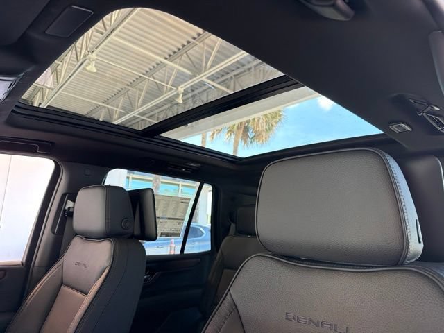 New 2026 GMC Yukon Denali w/ Denali Reserve Package AWD/4WD image 31