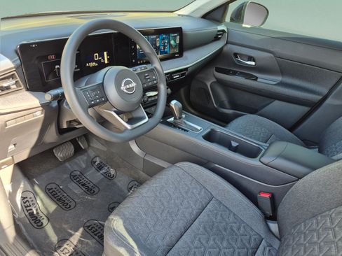 Used 2026 Nissan Kicks SV FWD image 18