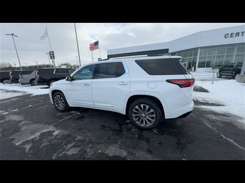 Certified 2022 Chevrolet Traverse Premier w/ LPO, Floor Liner Package image 6