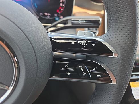 New 2025 Mercedes-Benz GLC 350e 4MATIC image 22