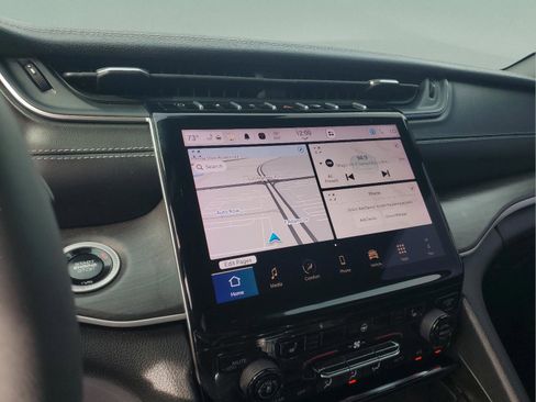 Certified 2024 Jeep Grand Cherokee Limited w/ Black Appearance Package image 15