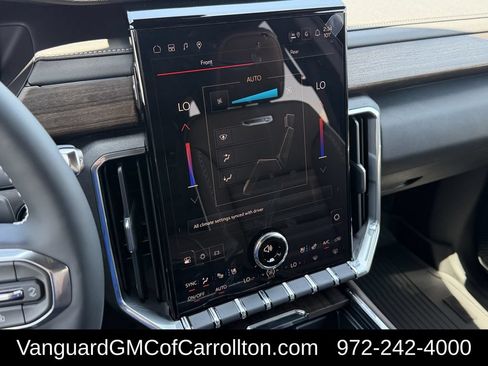 New 2026 GMC Acadia Denali Ultimate w/ LPO, Floor Liner Package AWD/4WD image 16