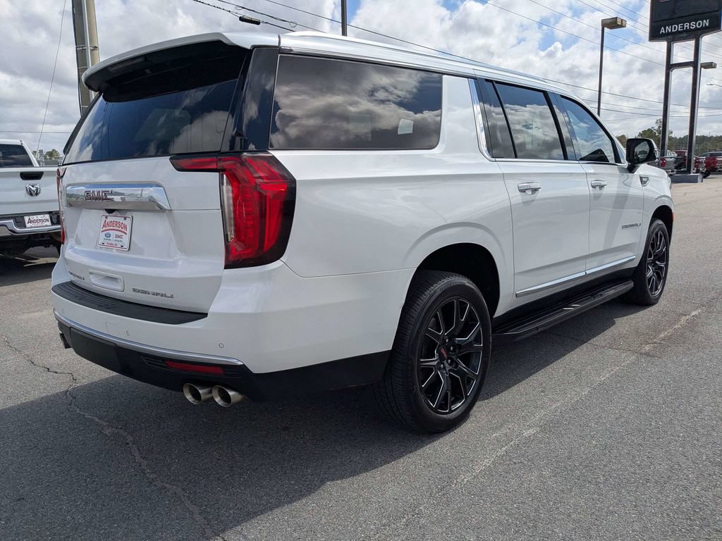 Used 2023 GMC Yukon XL Denali AWD/4WD image 4