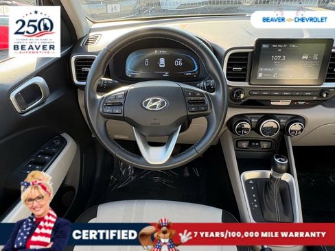 Used 2025 Hyundai Venue SEL FWD image 16
