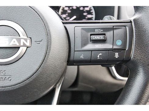 Used 2022 Nissan Rogue SV image 12