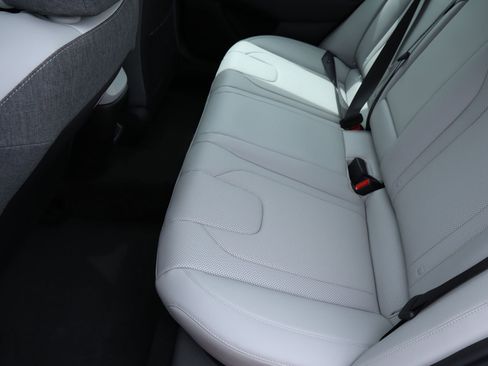 New 2026 Hyundai Elantra Limited FWD image 19