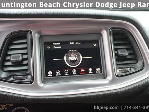 Used 2019 Dodge Challenger SXT image 27