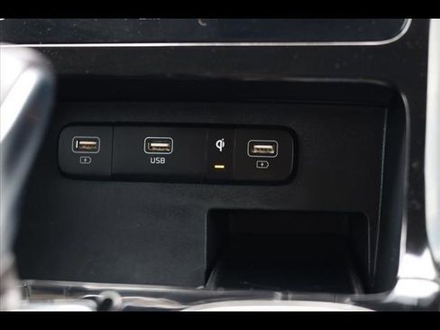 Used 2024 Kia Carnival SX image 22