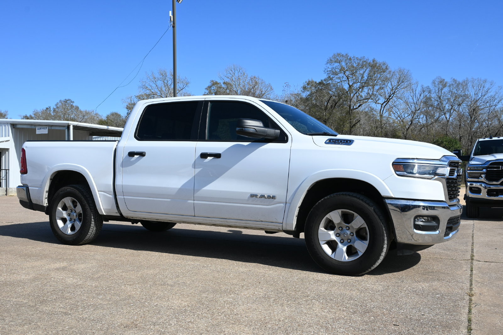 Used 2025 RAM 1500 Big Horn AWD/4WD image 4