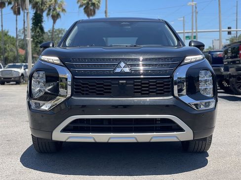Used 2023 Mitsubishi Outlander SE FWD image 8