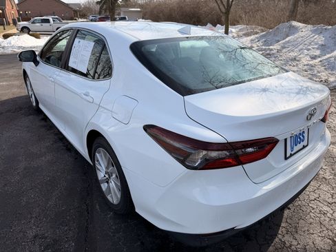 Used 2023 Toyota Camry LE image 5