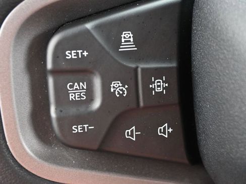 Used 2025 Ford Bronco Badlands AWD/4WD image 14