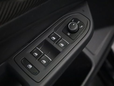 Used 2023 Volkswagen Golf 20th Anniversary Edition image 15