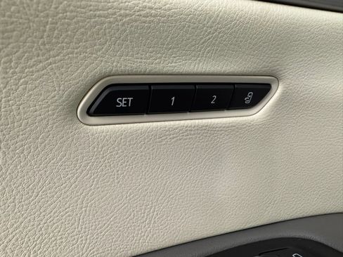 Used 2024 Cadillac XT6 Premium Luxury w/ Technology Package AWD/4WD image 45