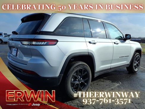 Certified 2024 Jeep Grand Cherokee Altitude image 7