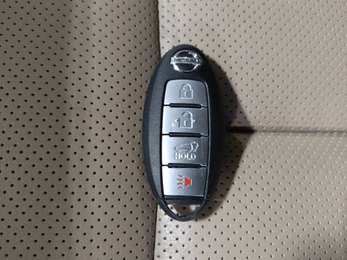 Used 2014 Nissan Rogue SL w/ SL Premium Package AWD/4WD image 32