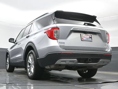 Used 2023 Ford Explorer XLT w/ Equipment Group 202A AWD/4WD image 23