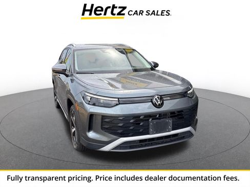 Used 2026 Volkswagen Tiguan SE AWD/4WD image 1