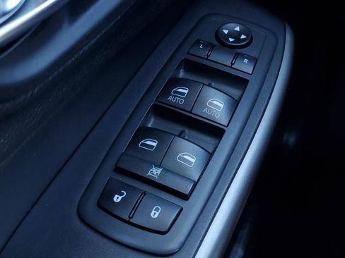 Used 2020 Jeep Cherokee Limited image 18