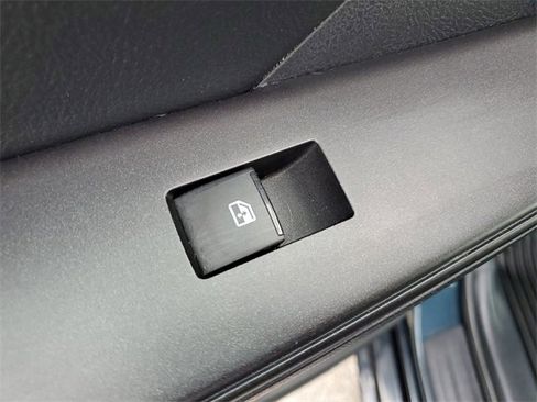 Used 2016 Toyota Camry XLE image 15