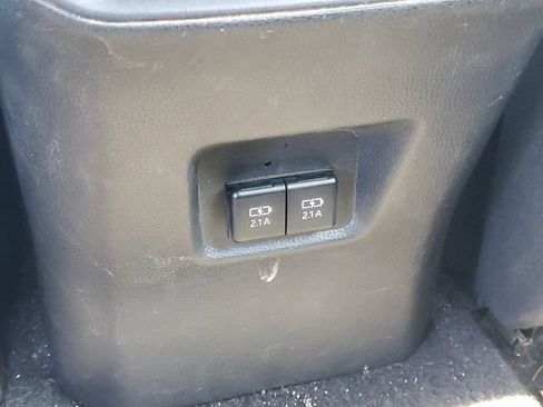 Used 2021 Toyota RAV4 XLE w/ Carpet Mat Package (TMS) AWD/4WD image 32
