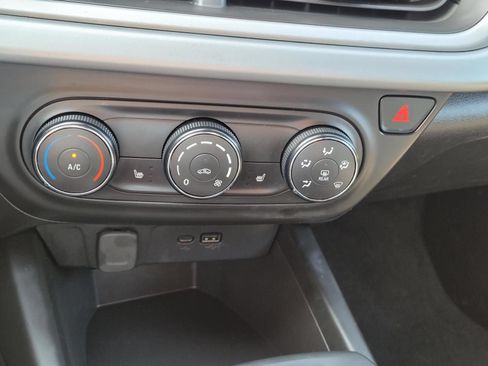 Used 2025 Chevrolet Trax RS w/ Driver Confidence Package FWD image 24