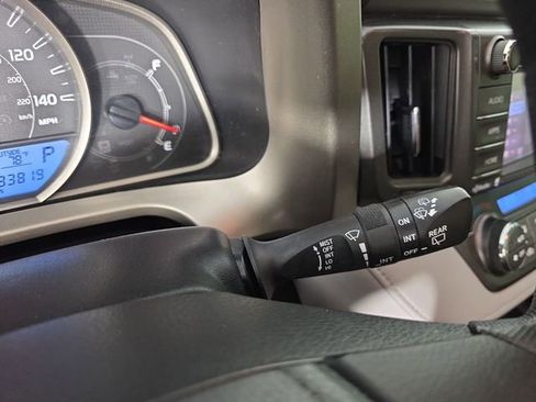 Used 2015 Toyota RAV4 XLE AWD/4WD image 32