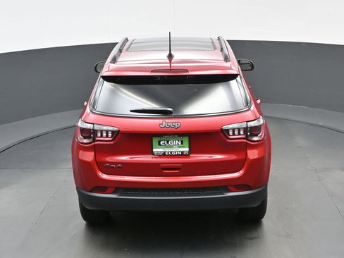 New 2025 Jeep Compass Latitude w/ Sun & Sound Group image 21