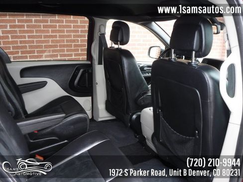 Used 2018 Dodge Grand Caravan SXT FWD image 22