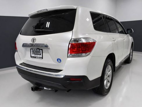 Used 2012 Toyota Highlander FWD w/ Cold Weather Pkg image 8