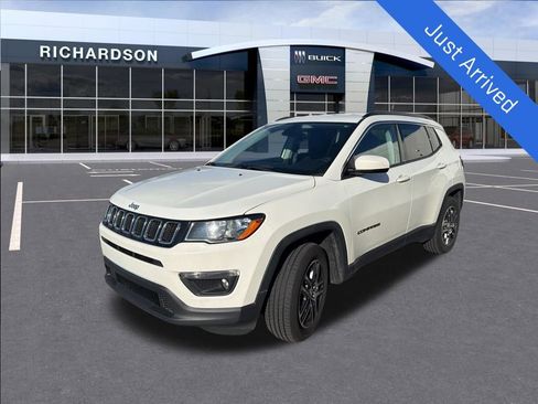 Used 2017 Jeep Compass Latitude w/ Popular Equipment Group image 1