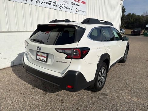 Used 2024 Subaru Outback Premium image 11