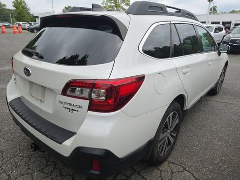 Used 2018 Subaru Outback 2.5i Limited AWD/4WD image 3
