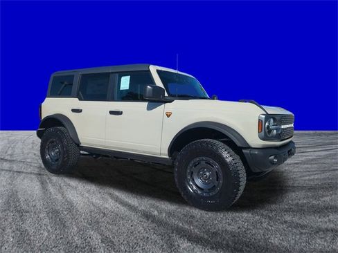 New 2025 Ford Bronco Badlands w/ Sasquatch Package image 2