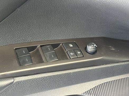 Used 2024 Toyota Camry SE FWD image 13
