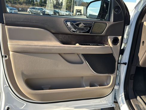 Used 2022 Lincoln Navigator L Reserve image 14