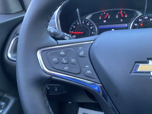 Used 2023 Chevrolet Equinox Premier FWD image 20