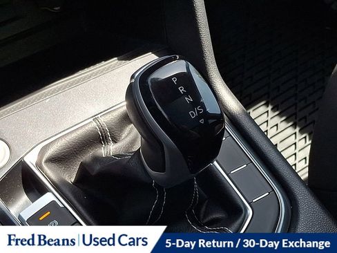 Certified 2023 Volkswagen Tiguan SE w/ Panoramic Sunroof Package AWD/4WD image 16