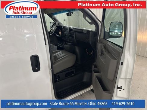 Used 2018 Chevrolet Express 3500 Work Van w/ Driver Convenience Package image 23
