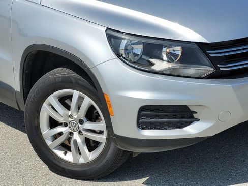 Used 2016 Volkswagen Tiguan S FWD image 9