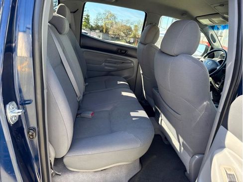 Used 2005 Toyota Tacoma w/ TRD Off-Road Package image 18