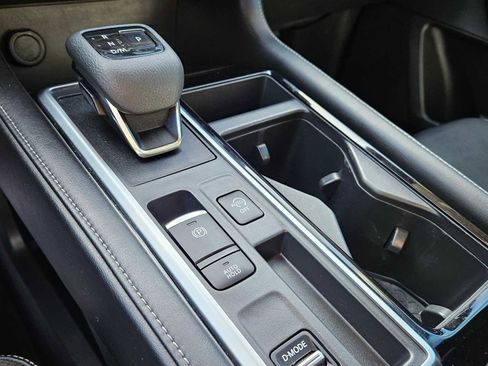 Used 2022 Nissan Pathfinder SL image 33